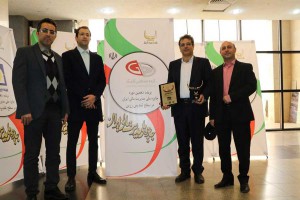 دریافت تندیس زرین دهمین دوره جایزه ملی مدیریت مالی ایران